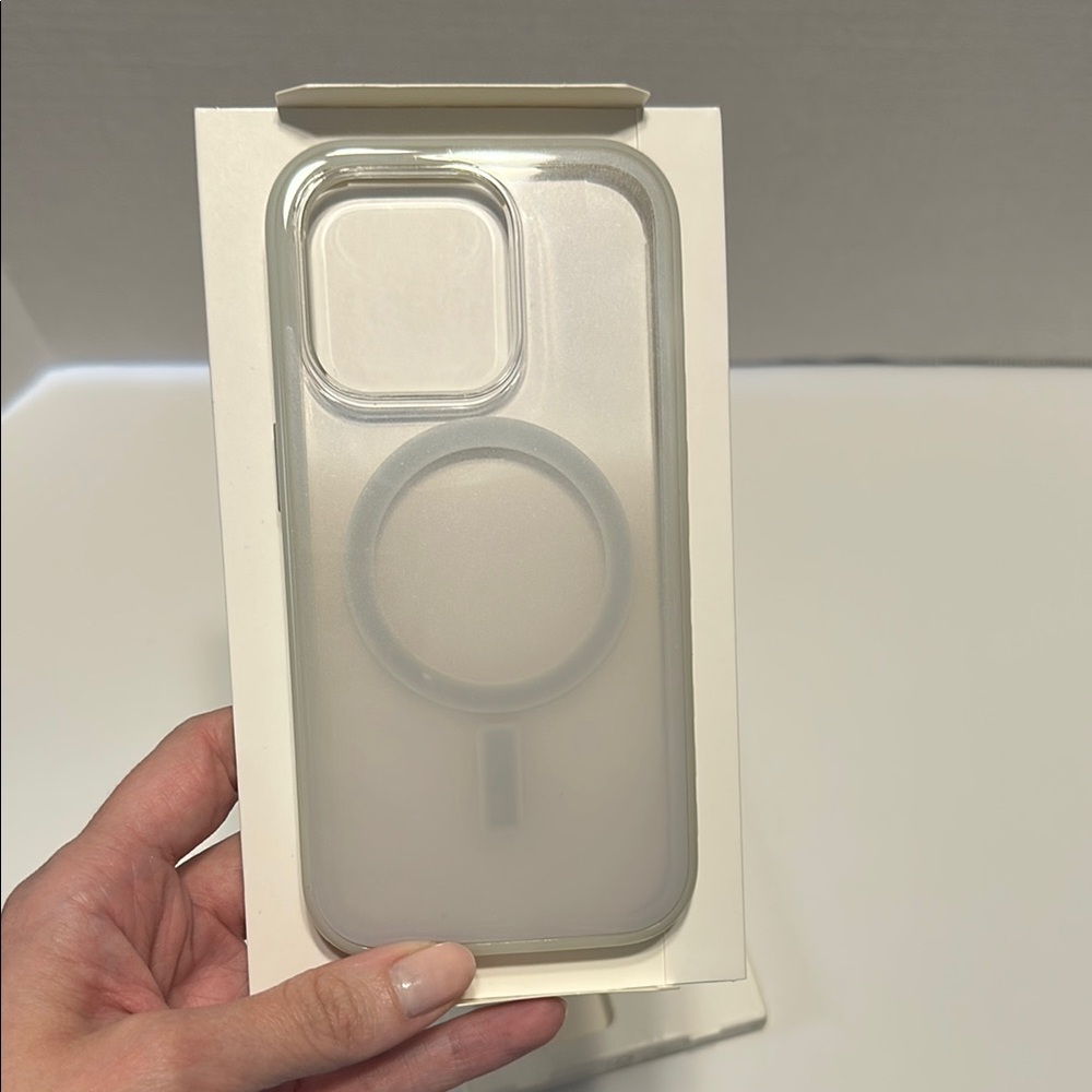 OtterBox Lumen Series MagSafe iPhone 14 Pro Case in Gallant (Silver)